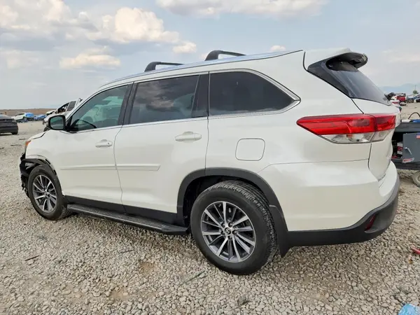 5TDJZRFH1KS615040 2019 TOYOTA HIGHLANDER - Image 2