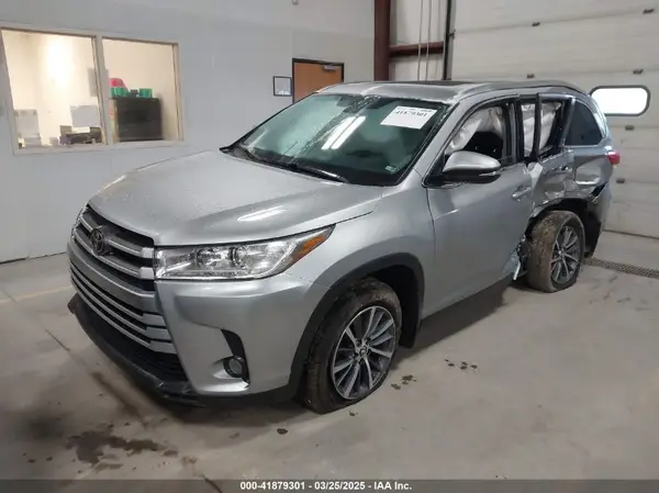 5TDJZRFH1KS616771 2019 TOYOTA HIGHLANDER - Image 2
