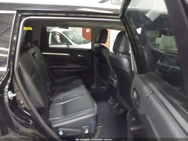 5TDJZRFH1KS623784 2019 TOYOTA HIGHLANDER - Image 8