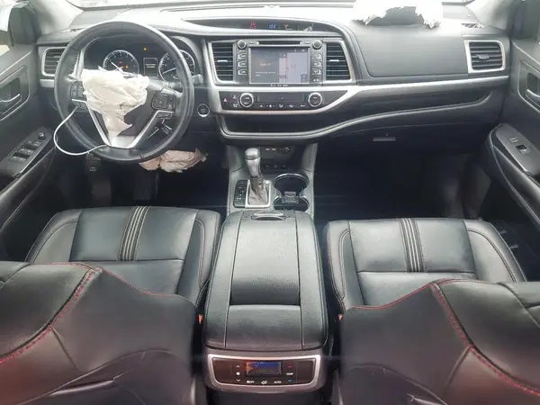 5TDJZRFH1KS625728 2019 TOYOTA HIGHLANDER - Image 8