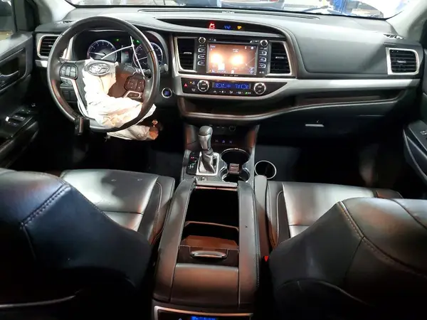 5TDJZRFH1KS627169 2019 TOYOTA HIGHLANDER - Image 8