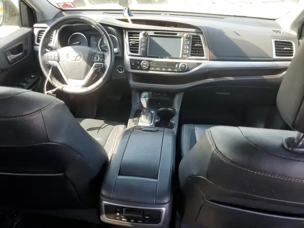 5TDJZRFH1KS629231 2019 TOYOTA HIGHLANDER - Image 8