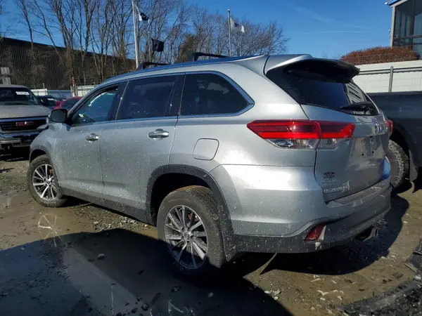 5TDJZRFH1KS703490 2019 TOYOTA HIGHLANDER - Image 2