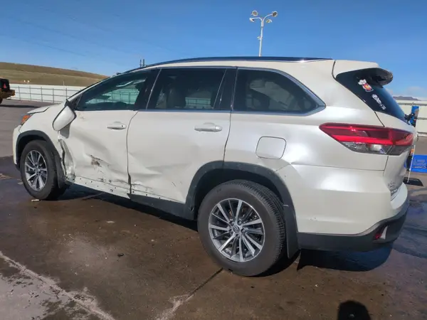 5TDJZRFH1KS710018 2019 TOYOTA HIGHLANDER - Image 2