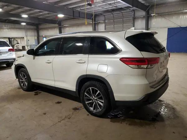5TDJZRFH1KS714408 2019 TOYOTA HIGHLANDER - Image 2