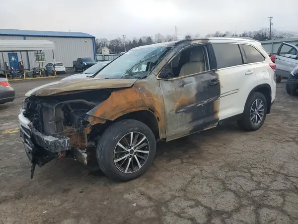 5TDJZRFH1KS714893 2019 TOYOTA HIGHLANDER - Image 1