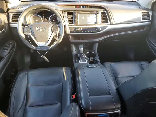 5TDJZRFH1KS716160 2019 TOYOTA HIGHLANDER - Image 8