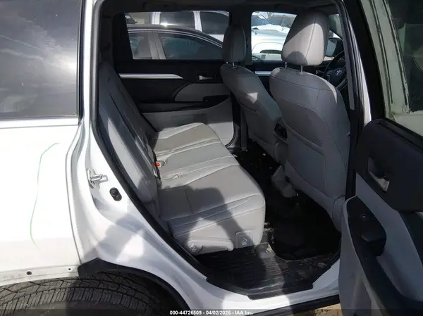 5TDJZRFH1KS722329 2019 TOYOTA HIGHLANDER - Image 8