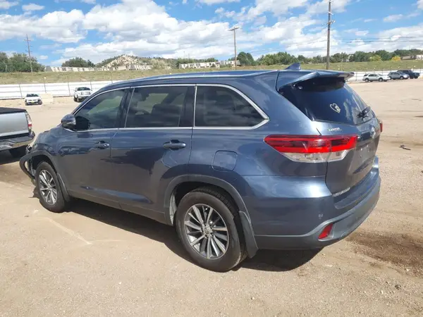 5TDJZRFH1KS731077 2019 TOYOTA HIGHLANDER - Image 2