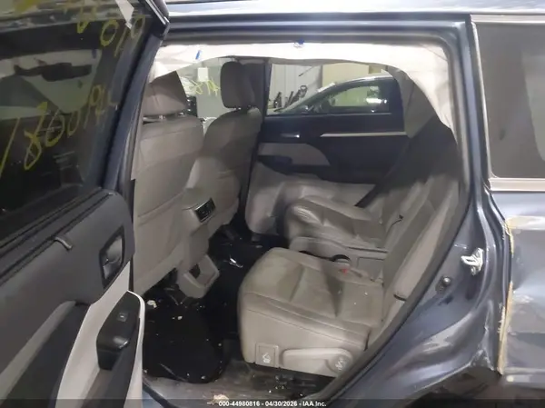 5TDJZRFH1KS739888 2019 TOYOTA HIGHLANDER - Image 8