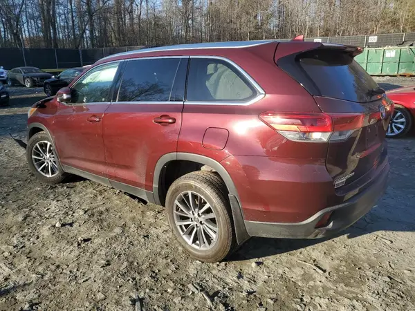 5TDJZRFH1KS741429 2019 TOYOTA HIGHLANDER - Image 2
