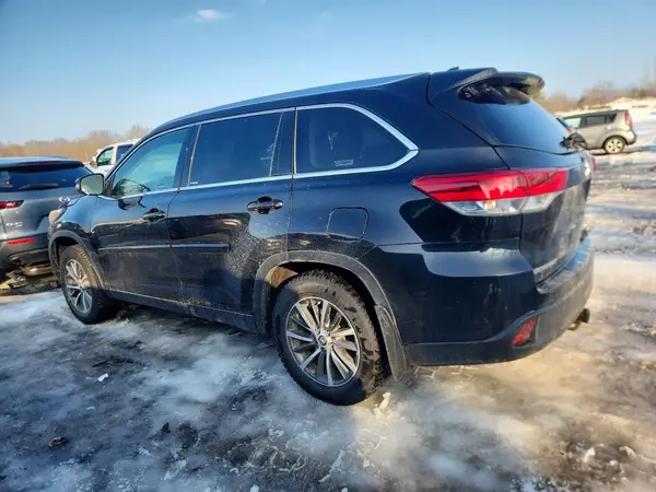 5TDJZRFH1KS916939 2019 TOYOTA HIGHLANDER - Image 2