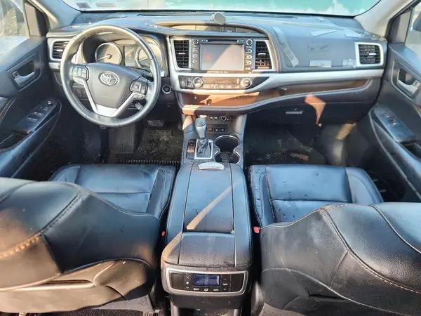 5TDJZRFH1KS916939 2019 TOYOTA HIGHLANDER - Image 8