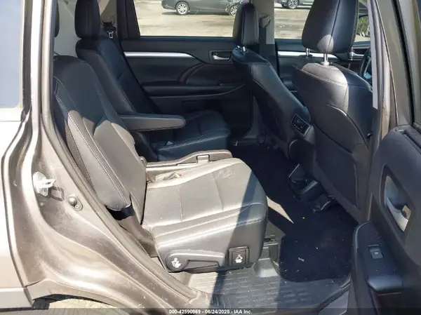 5TDJZRFH1KS918075 2019 TOYOTA HIGHLANDER - Image 8