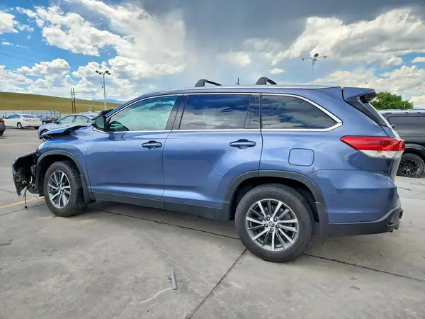 5TDJZRFH1KS921591 2019 TOYOTA HIGHLANDER - Image 2