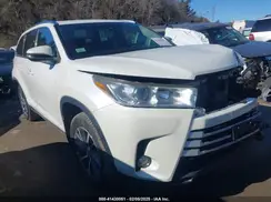 5TDJZRFH1KS922403 2019 TOYOTA HIGHLANDER