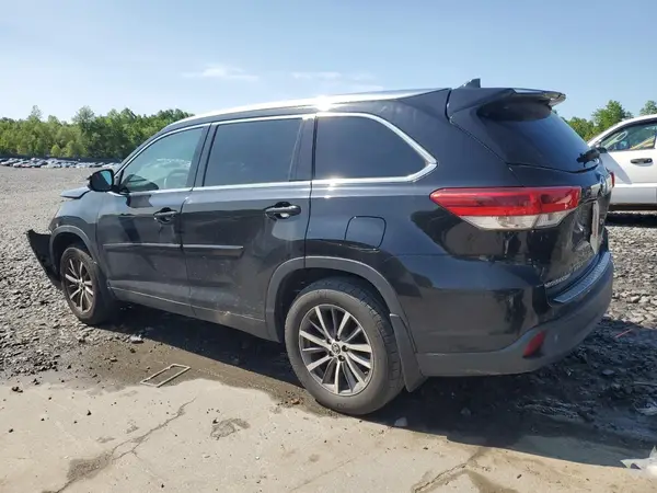 5TDJZRFH1KS927925 2019 TOYOTA HIGHLANDER - Image 2