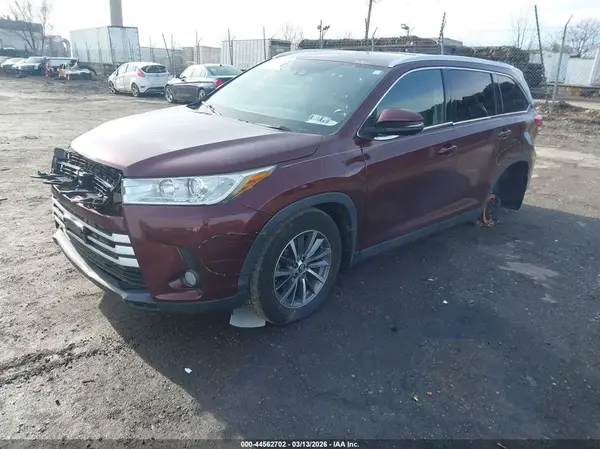 5TDJZRFH1KS928976 2019 TOYOTA HIGHLANDER - Image 2