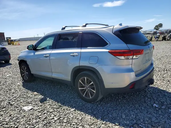 5TDJZRFH1KS932249 2019 TOYOTA HIGHLANDER - Image 2