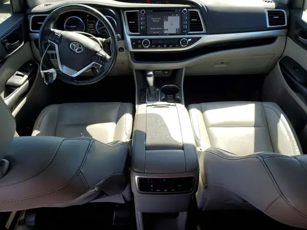 5TDJZRFH1KS932249 2019 TOYOTA HIGHLANDER - Image 8
