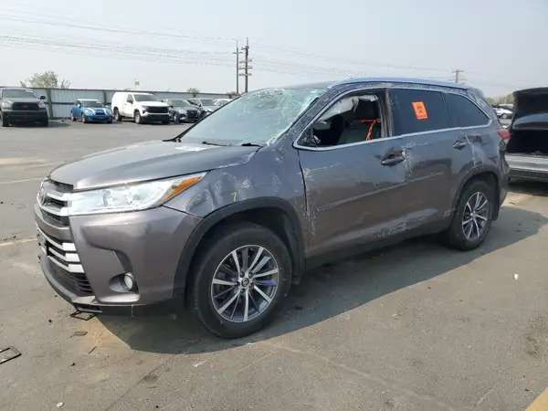 5TDJZRFH1KS933482 2019 TOYOTA HIGHLANDER - Image 1