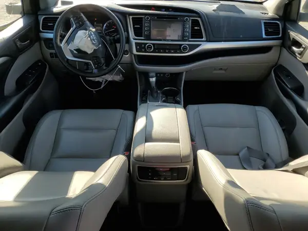 5TDJZRFH1KS947026 2019 TOYOTA HIGHLANDER - Image 8