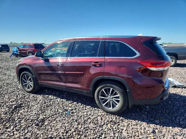 5TDJZRFH1KS953151 2019 TOYOTA HIGHLANDER - Image 2