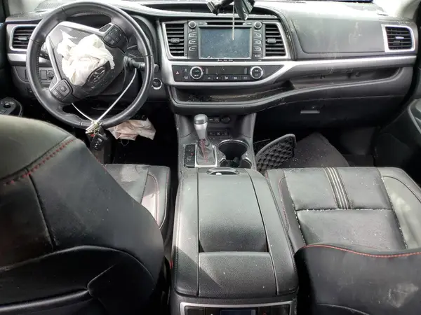 5TDJZRFH1KS962724 2019 TOYOTA HIGHLANDER - Image 8