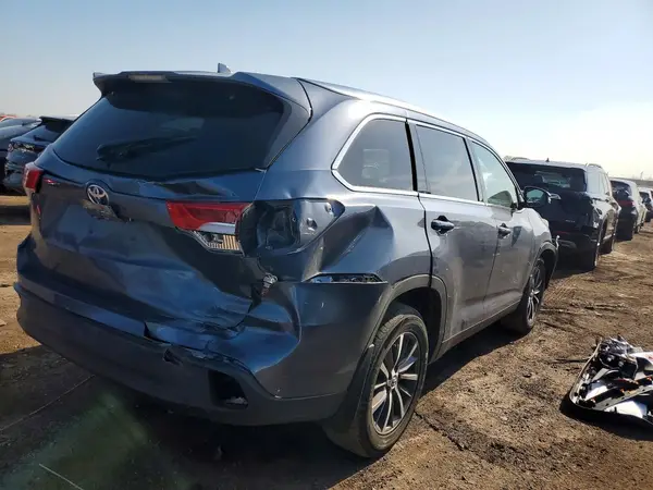 5TDJZRFH1KS963016 2019 TOYOTA HIGHLANDER - Image 2