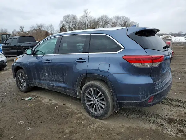 5TDJZRFH1KS965543 2019 TOYOTA HIGHLANDER - Image 2