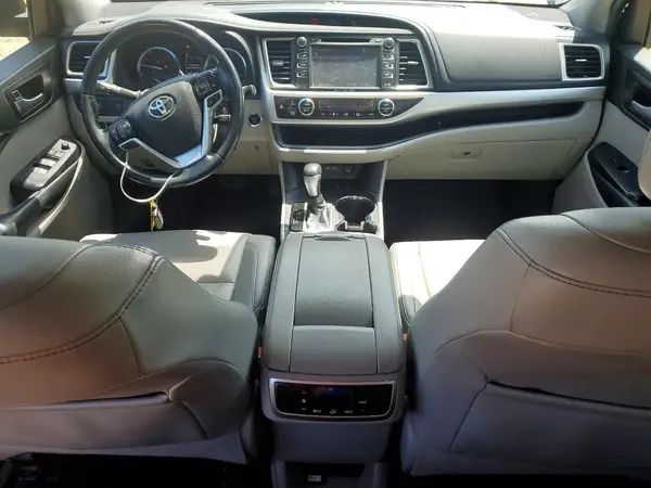 5TDJZRFH1KS970662 2019 TOYOTA HIGHLANDER - Image 8
