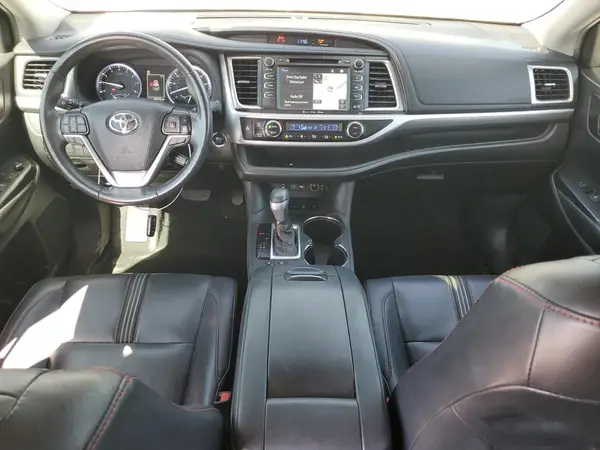 5TDJZRFH1KS976512 2019 TOYOTA HIGHLANDER - Image 8