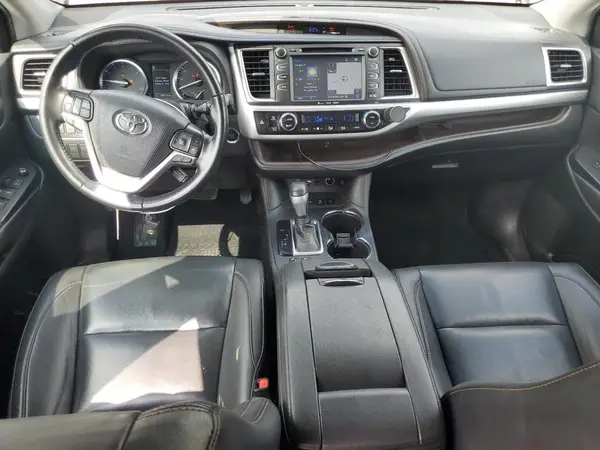 5TDJZRFH1KS978888 2019 TOYOTA HIGHLANDER - Image 8