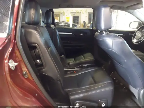 5TDJZRFH1KS987865 2019 TOYOTA HIGHLANDER - Image 8