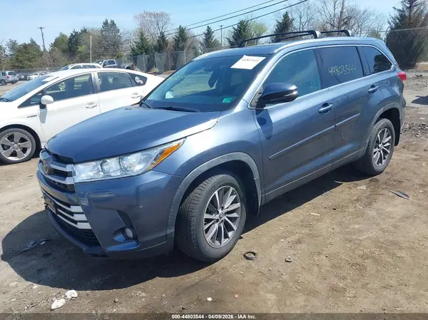 5TDJZRFH1KS992354 2019 TOYOTA HIGHLANDER - Image 2