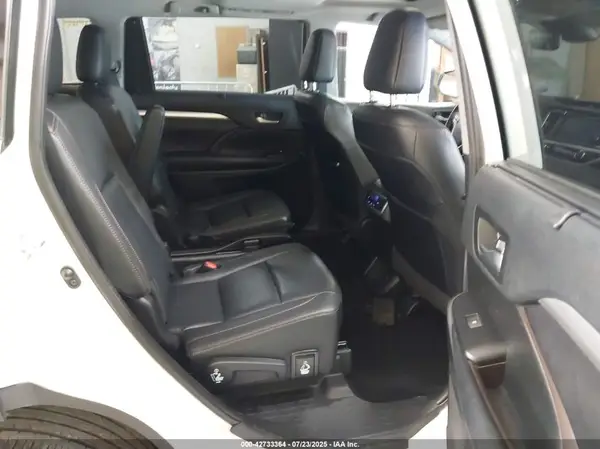 5TDJZRFH1KS994766 2019 TOYOTA HIGHLANDER - Image 8