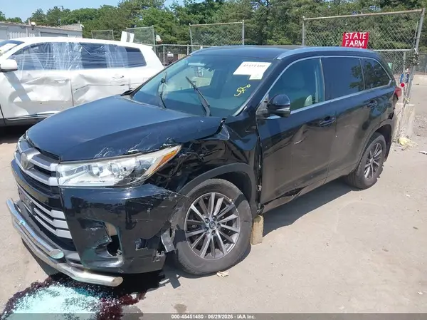 5TDJZRFH2HS361346 2017 TOYOTA HIGHLANDER - Image 2