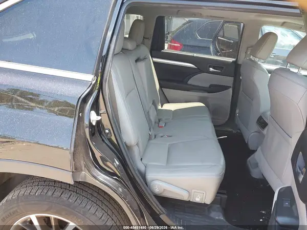 5TDJZRFH2HS361346 2017 TOYOTA HIGHLANDER - Image 8