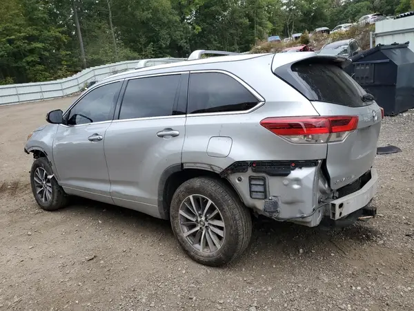 5TDJZRFH2HS363548 2017 TOYOTA HIGHLANDER - Image 2