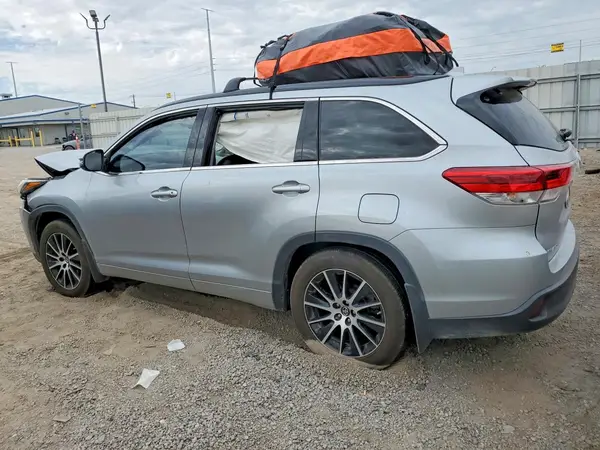 5TDJZRFH2HS365526 2017 TOYOTA HIGHLANDER - Image 2
