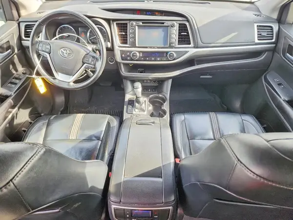 5TDJZRFH2HS374338 2017 TOYOTA HIGHLANDER - Image 8