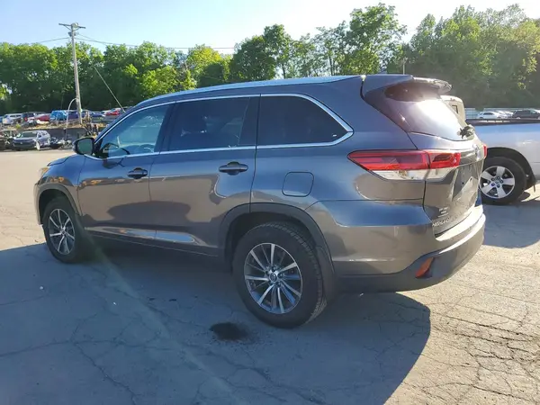 5TDJZRFH2HS387476 2017 TOYOTA HIGHLANDER - Image 2