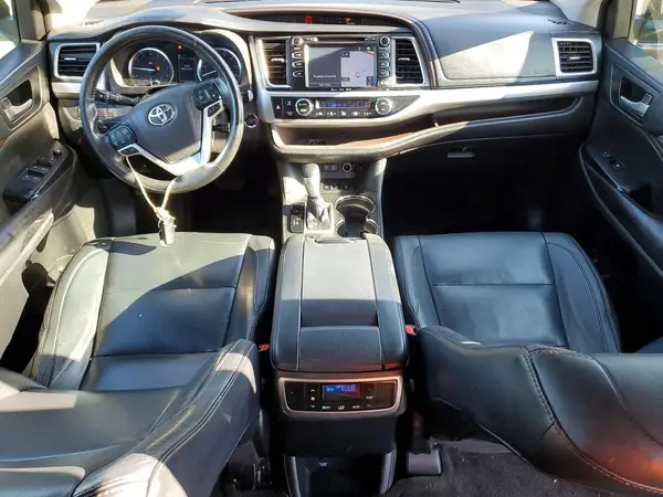 5TDJZRFH2HS387476 2017 TOYOTA HIGHLANDER - Image 8