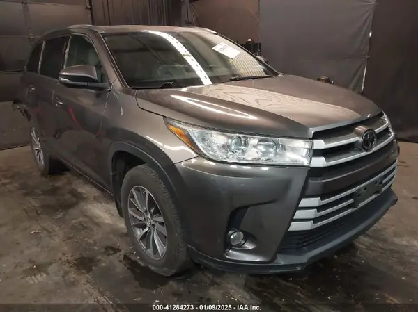 5TDJZRFH2HS393259 2017 TOYOTA HIGHLANDER - Image 1