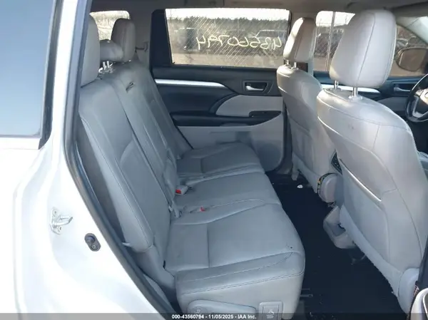5TDJZRFH2HS393374 2017 TOYOTA HIGHLANDER - Image 8