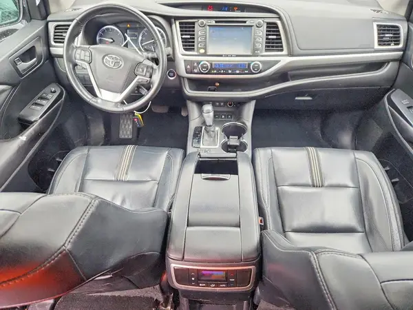 5TDJZRFH2HS394914 2017 TOYOTA HIGHLANDER - Image 8