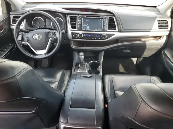 5TDJZRFH2HS397442 2017 TOYOTA HIGHLANDER - Image 8