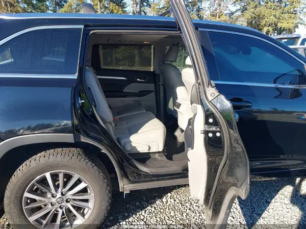 5TDJZRFH2HS401344 2017 TOYOTA HIGHLANDER - Image 8