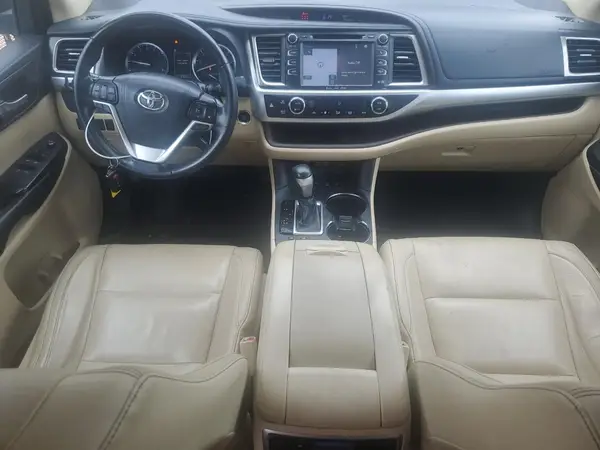 5TDJZRFH2HS411873 2017 TOYOTA HIGHLANDER - Image 8
