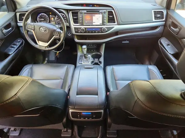 5TDJZRFH2HS417589 2017 TOYOTA HIGHLANDER - Image 8